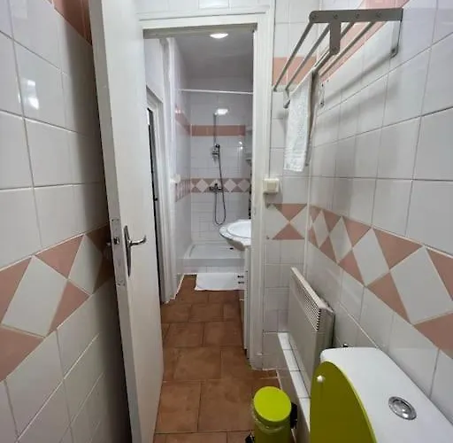 Апартаменты T2 Vue Sur La Place Plumereau *