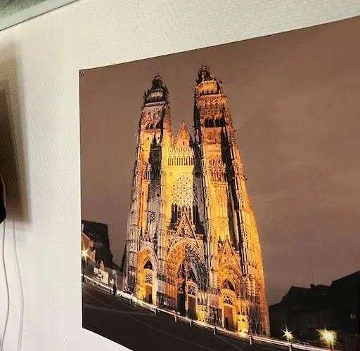 Апартаменты T2 Vue Sur La Place Plumereau Тур